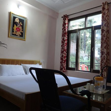 Hotel Kumar Residency Дармсала Экстерьер фото
