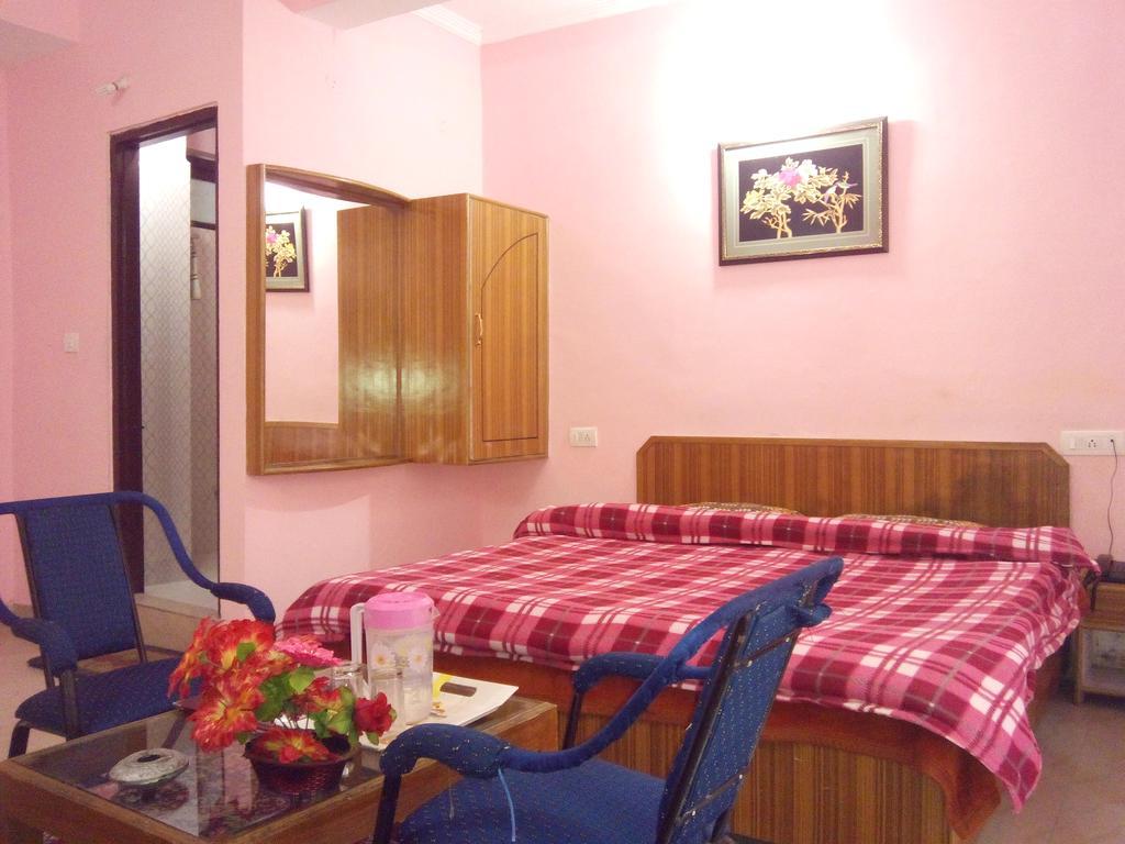 Hotel Kumar Residency Дармсала Экстерьер фото