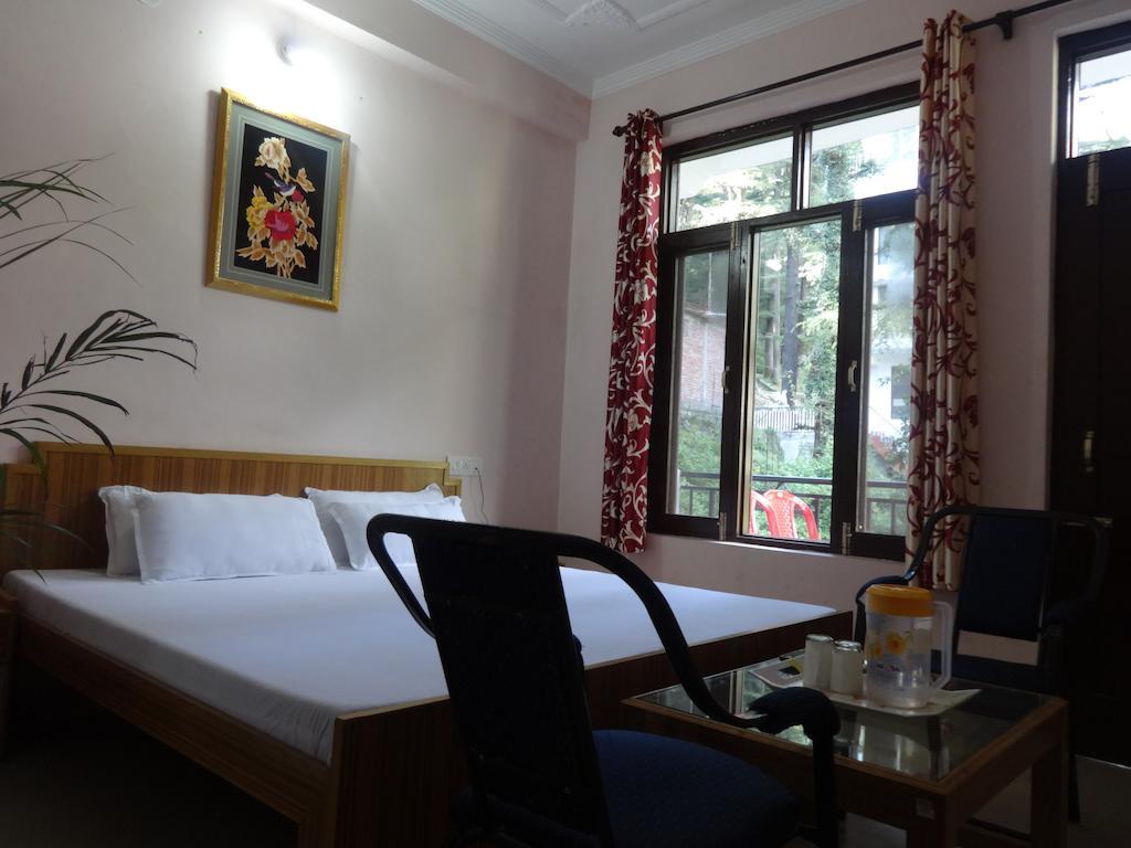 Hotel Kumar Residency Дармсала Экстерьер фото