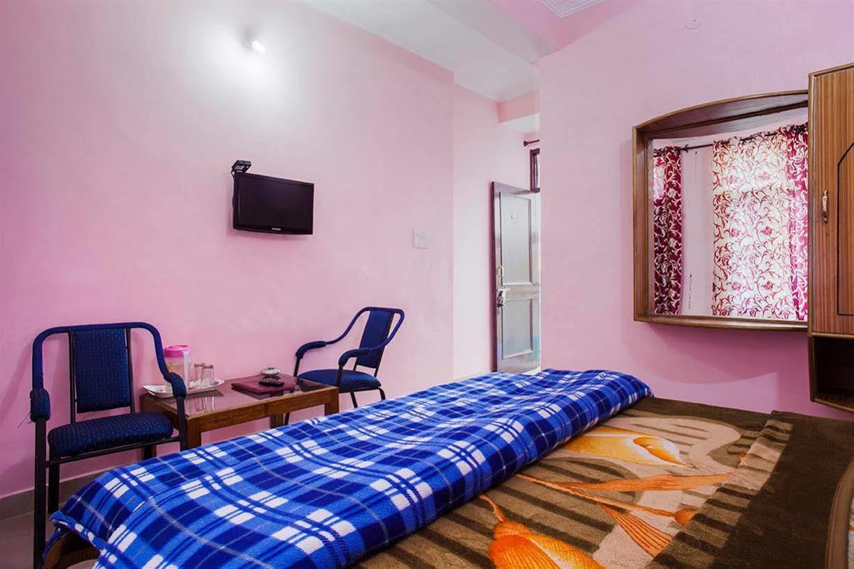 Hotel Kumar Residency Дармсала Экстерьер фото