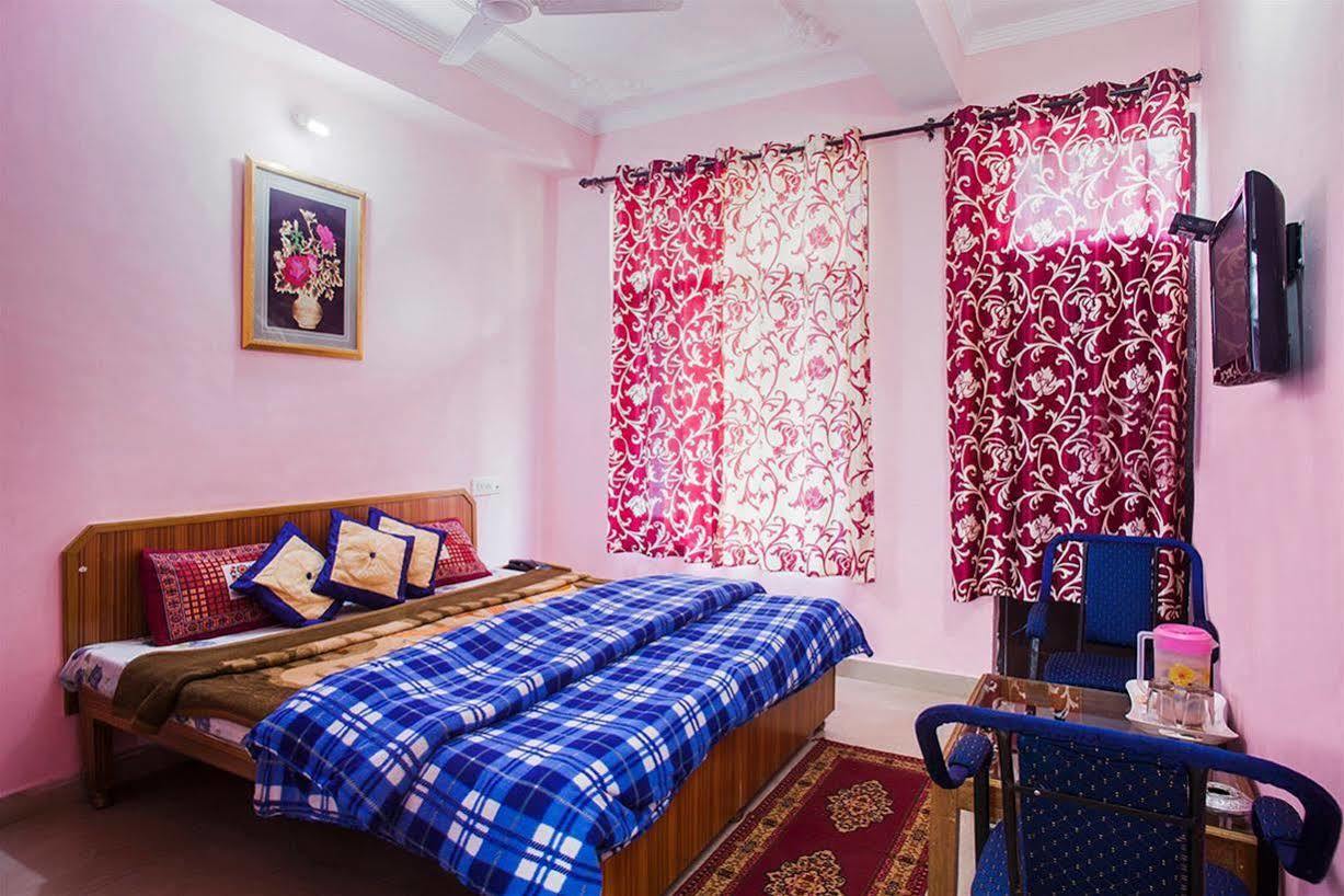 Hotel Kumar Residency Дармсала Экстерьер фото